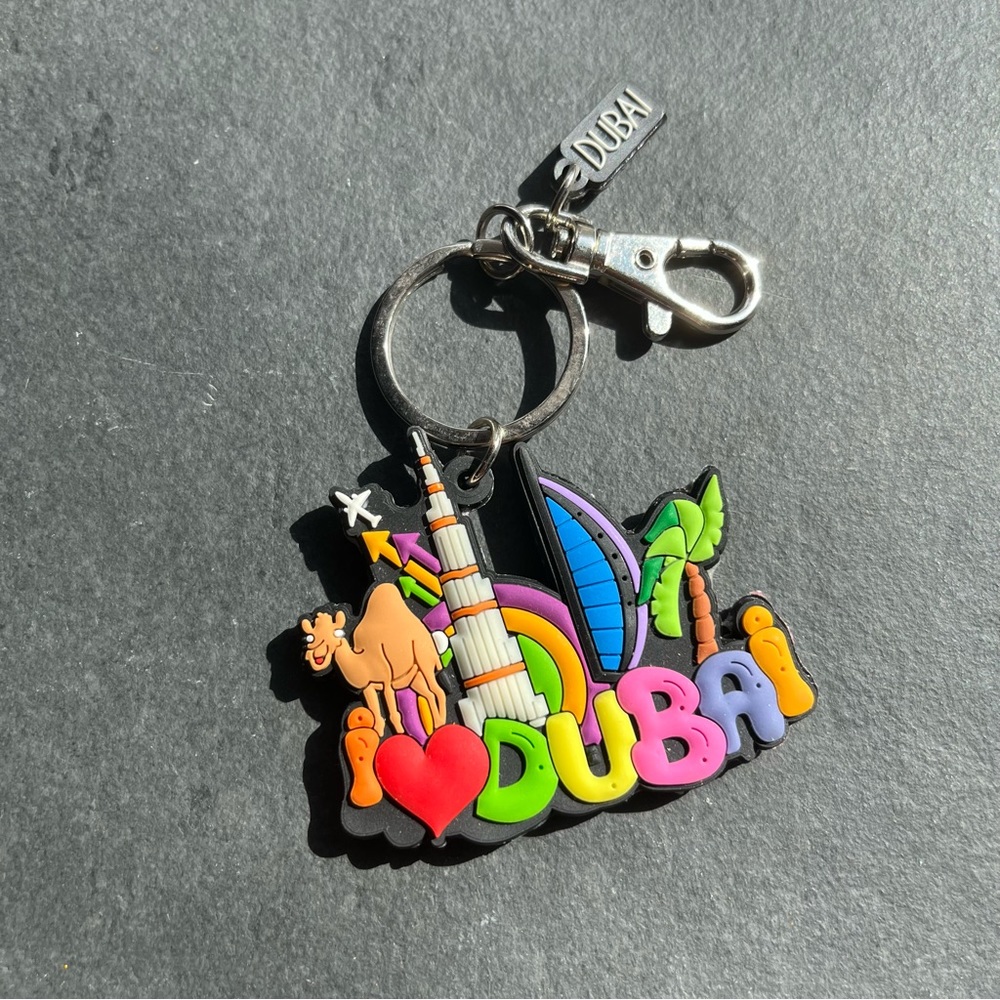 Dubai Keychain ๐ฆ๐ช - Picture 2 of 2